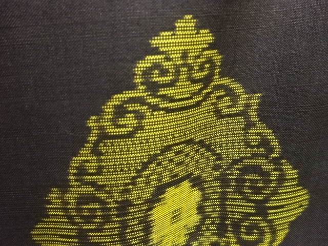 JAPANESE KIMONO / ANTIQUE KIMONO / SILK / DORO OSHIMA TSUMUGI / WOVEN RHOMBUSFLOWER CREST